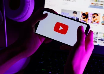 YouTube-тің бұғатталуы Ресей экономикасына тәулігіне 11 млрд теңге шығын әкелуде