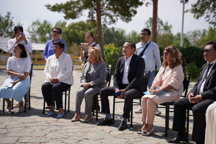 «Халық» қайырымдылық қоры тұрмыстық зорлық-зомбылық құрбандарына қолдау көрсетті