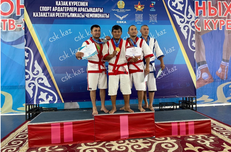 РУКОВОДИТЕЛЬ ДОСУГОВОГО ЦЕНТРА ХАМИТОВ ЖАНГЕЛДІ стал чемпионом Казахстана по казах куреси среди ветеранов спорта
