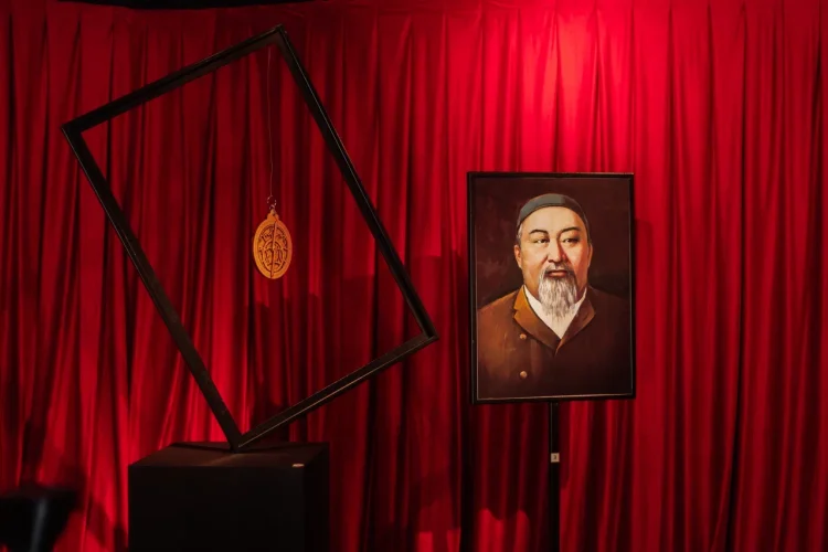 Алиса қазақ тілінде одан да пайдалы бола бастады – математика бойынша есептерді шешуді, валюталарды айырбастауды және сыбырлап сөйлеуді үйренді