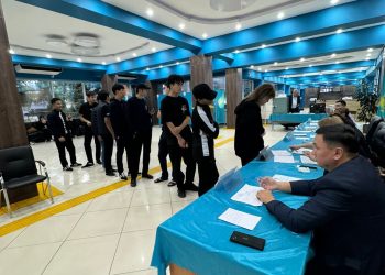 Алматылық жастар референдумға белсенді қатысуда