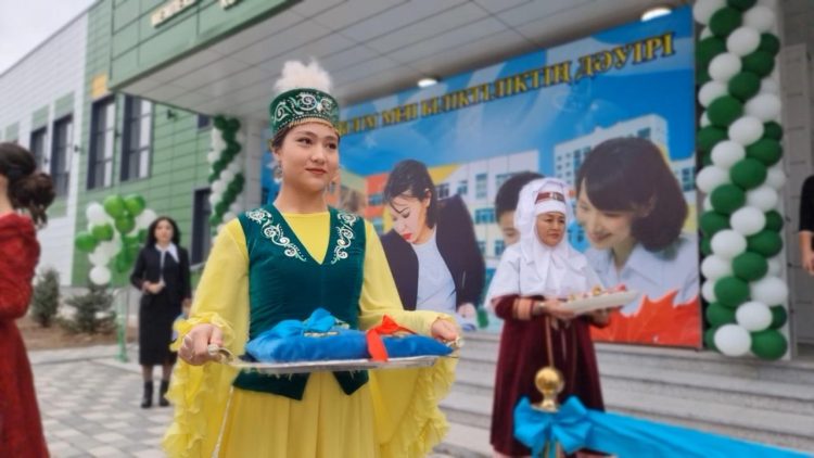 Жетісудың шекаралық Панфилов ауданында 1200 орынды алғашқы жайлы мектеп пайдалануға берілді