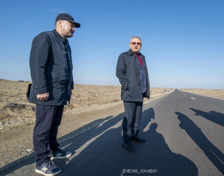 Жетісу облысында 30 жылдай жөнделмеген шалғайдағы ауылға апаратын жол жасалды