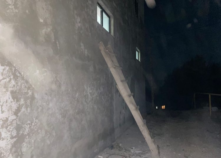 Полицейлер дүкен кассасынан ақша ұрлығын тергеуде