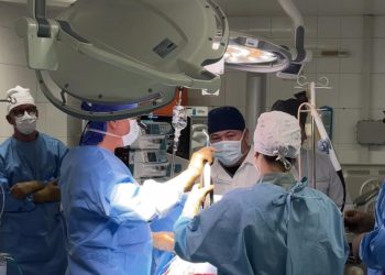 ВЫСОКОТЕХНОЛОГИЧНЫЕ ОПЕРАЦИИ ПО ОСМС: КАРДИОХИРУРГ ИЗ ГЕРМАНИИ ПРОВЕЛ МАСТЕР-КЛАСС В КАРДИОЦЕНТРЕ ЖЕТІСУ