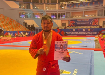 РУКОВОДИТЕЛЬ ДОСУГОВОГО ЦЕНТРА ХАМИТОВ ЖАНГЕЛДІ принёс Казахстану бронзовую медаль на чемпионате мира по самбо в Душанбе