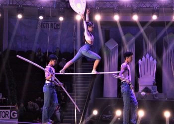 Қар патшайымы: Алматы циркінде жаңа жылдық қойылым көрсетілді