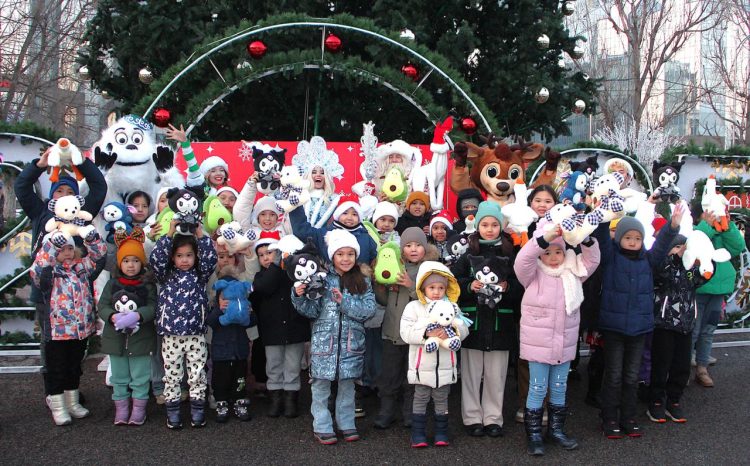 В Алматы проходят новогодние праздничные мероприятия