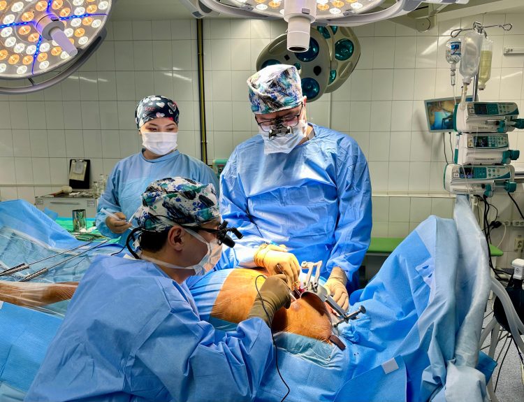 ҚР ПІБ Медициналық орталығының дәрігерлері екі күн ішінде Жетісу облысында 16 күрделі операция жасады