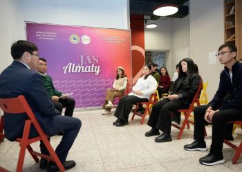 Антикоррупционные волонтеры: молодежь Алматы очищает будущее от теней коррупции