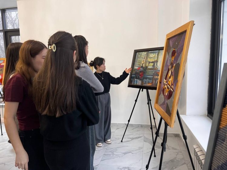 Алматыда «Ана бейнесі» атты фотокөрме өтті