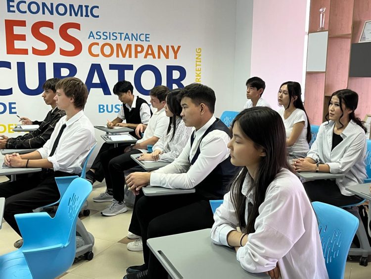 «Жұмысшы мамандықтары жылы»: Жамбыл политехникалық жоғары колледжінде қандай жұмыстар атқарылуда?