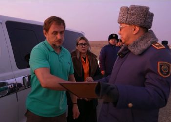 Түркістан облысында 20 жыл бойы жол ережесін бұзбаған жүргізуші марапатталды