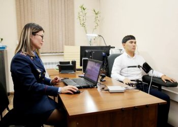 БІЛІМДІ ДЕ БІЛІКТІ ПОЛИЦЕЙ АРУ АРАМЫЗДА ЖҮР