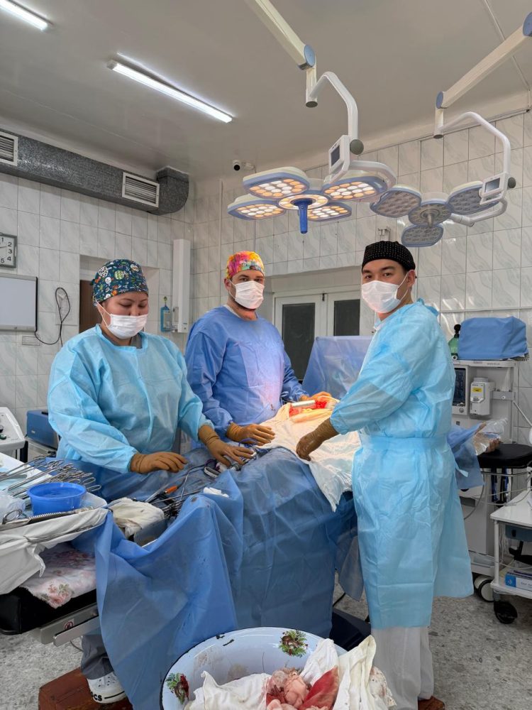 В областной многопрофильной клинике области Жетысу впервые проведена радикальная гемигепатэктомия