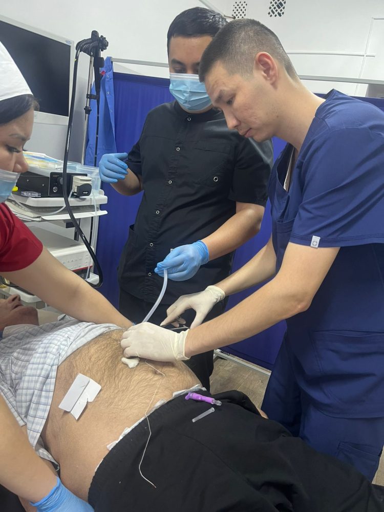 В Карасайской ЦРБ впервые проведена малоинвазивная операция ПЭГ