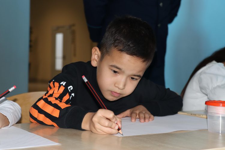 Адал полицей: балалар көзімен