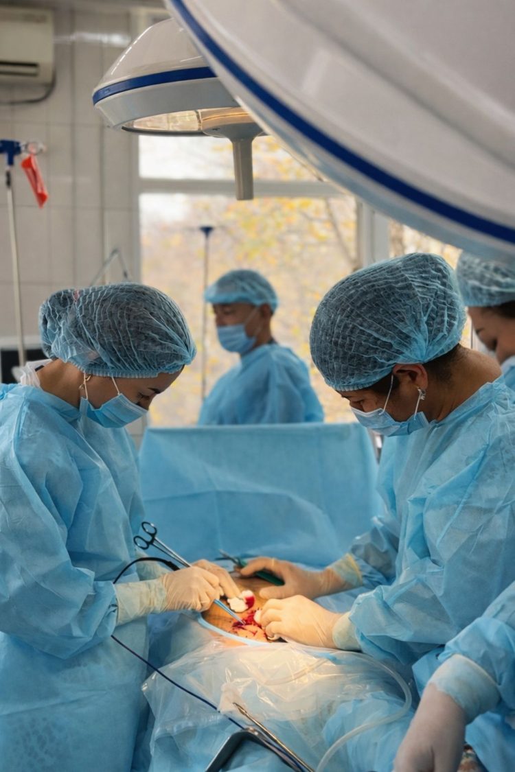 Две операции — один наркоз: в АМКБ спасли здоровье матери и ребенка