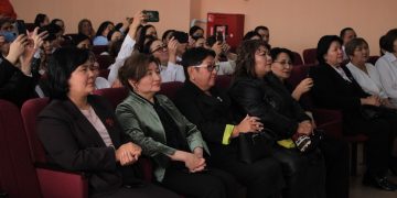 Абай ауылындағы №2 мектептің ұстаздары 8 наурыз мерекесін атап өтті